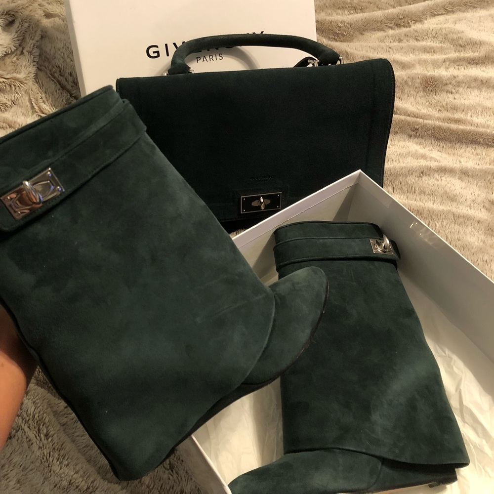 - Givenchy Shark Lock Ankle Boots w/ Suede Bag condition okay needs cleaned